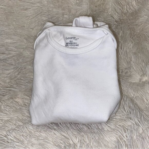 NWOT White bodysuit for Newborn 100% cotton pack of 4 - Picture 3 of 7